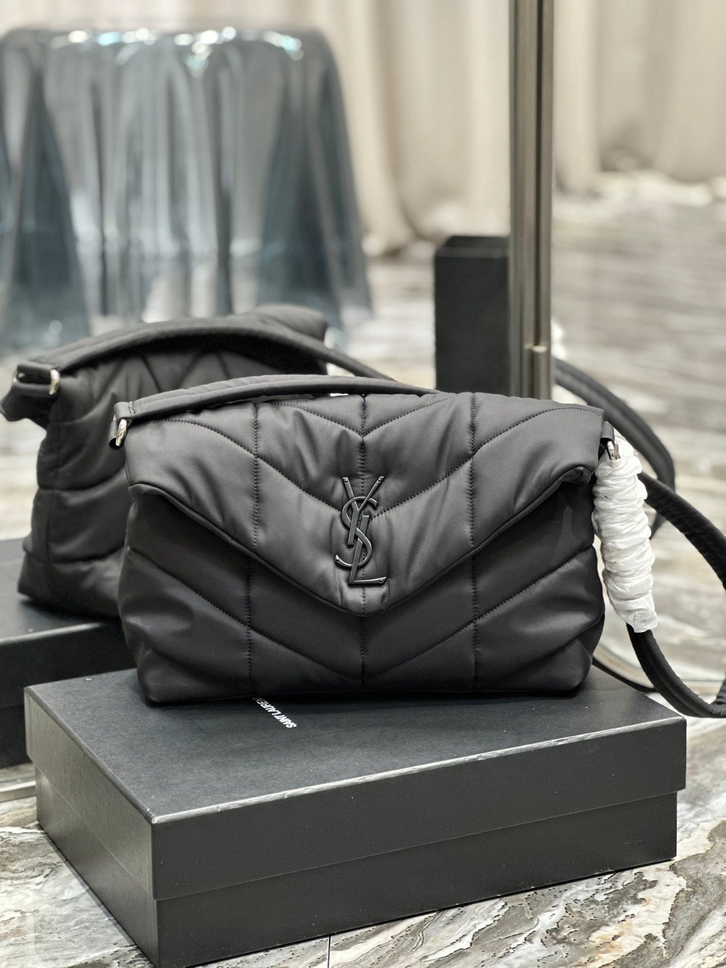 Yves Saint Laurent YSL LOULOU PUFFER Bag 34×27×12cm