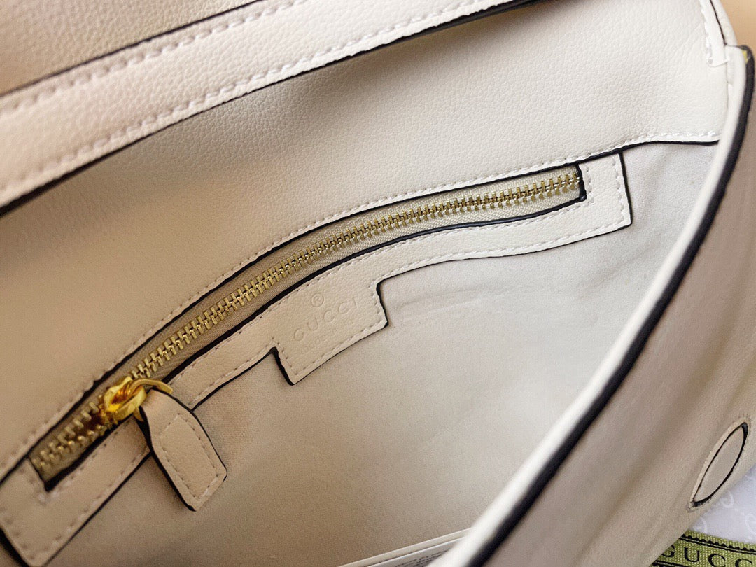 GC491 Blondie Shoulder Bag / 11"W x 6.3"H x 1.6"D