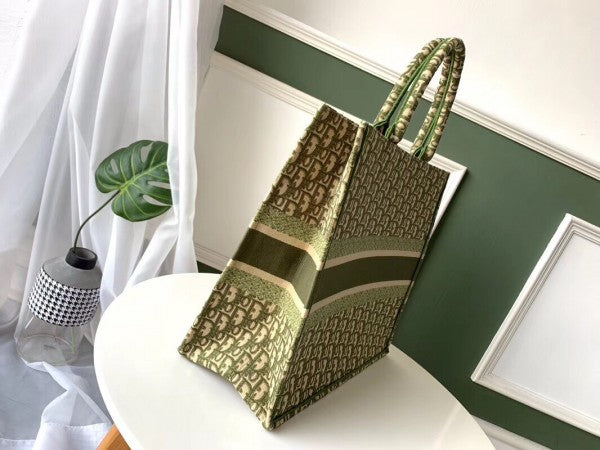 D Book Tote Bag In Green Oblique Canvas