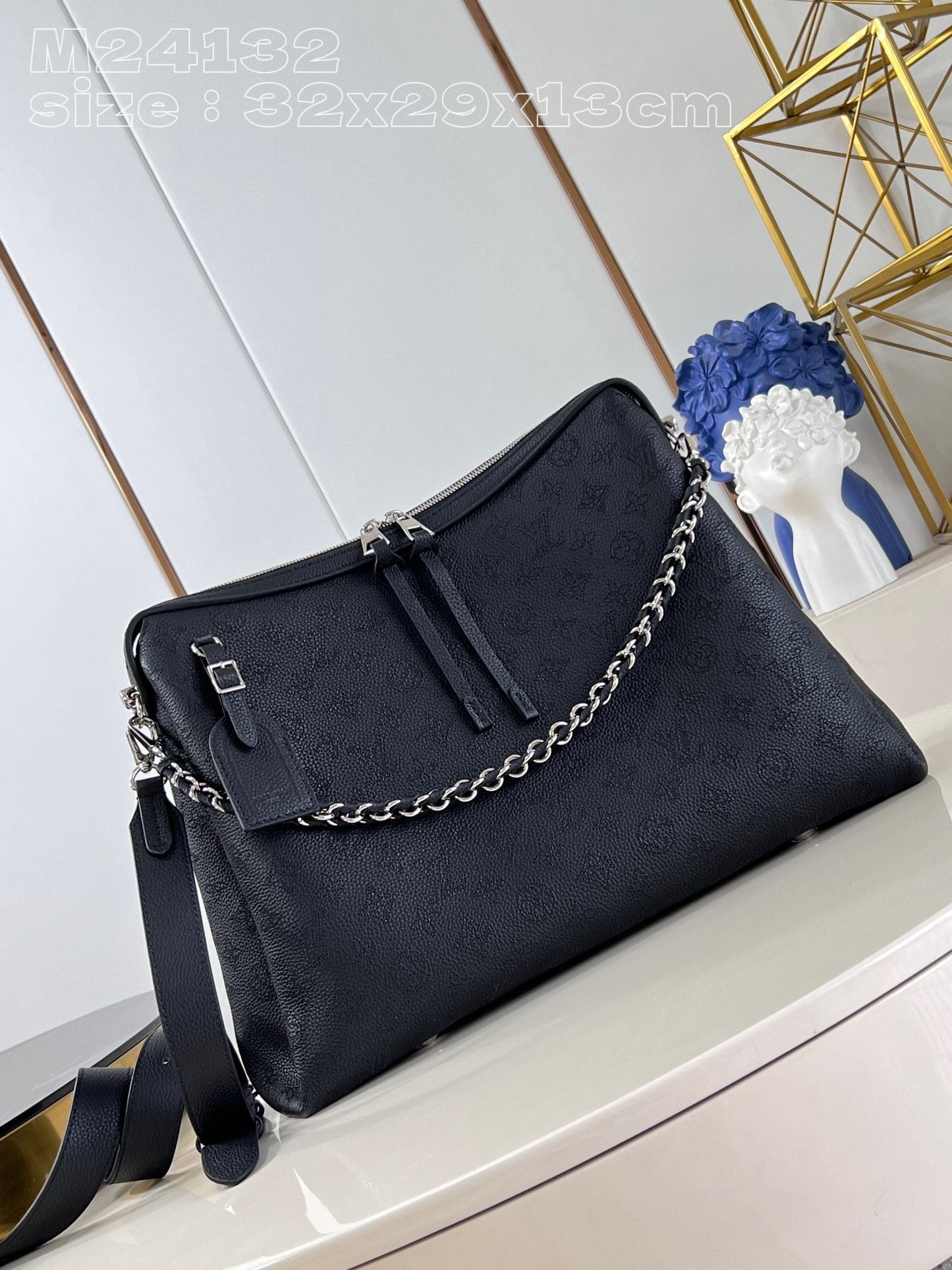 Louis Vuitton Mahina Hand It All Bag Black M24132, 32x29x13cm