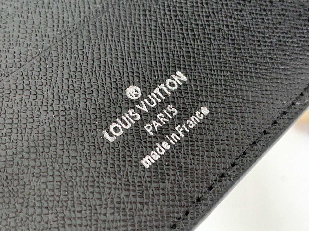 Louis new arrival wallets card holder size : 11-9cm