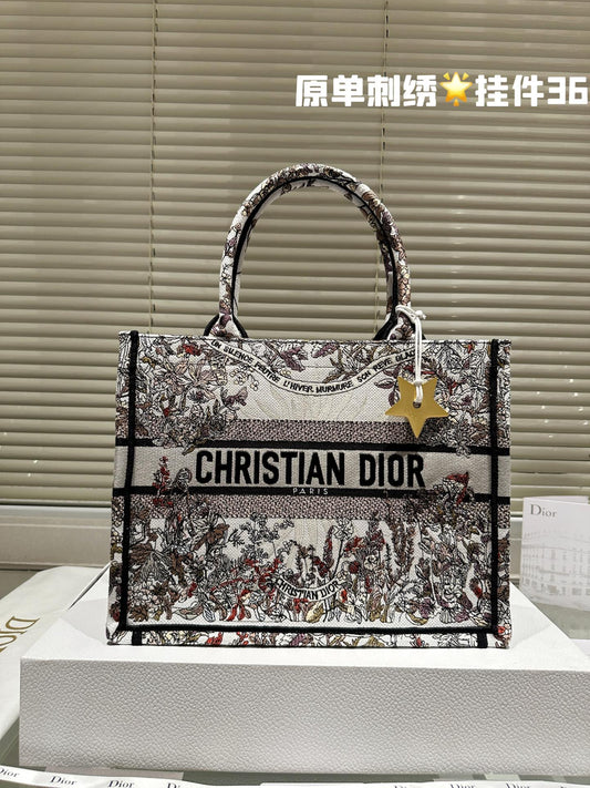 D book tote new arrival bag