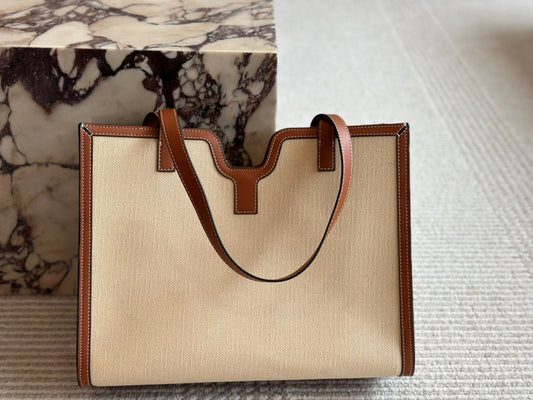 Ce new arrival 2025 tote bag size: 37*29 cm