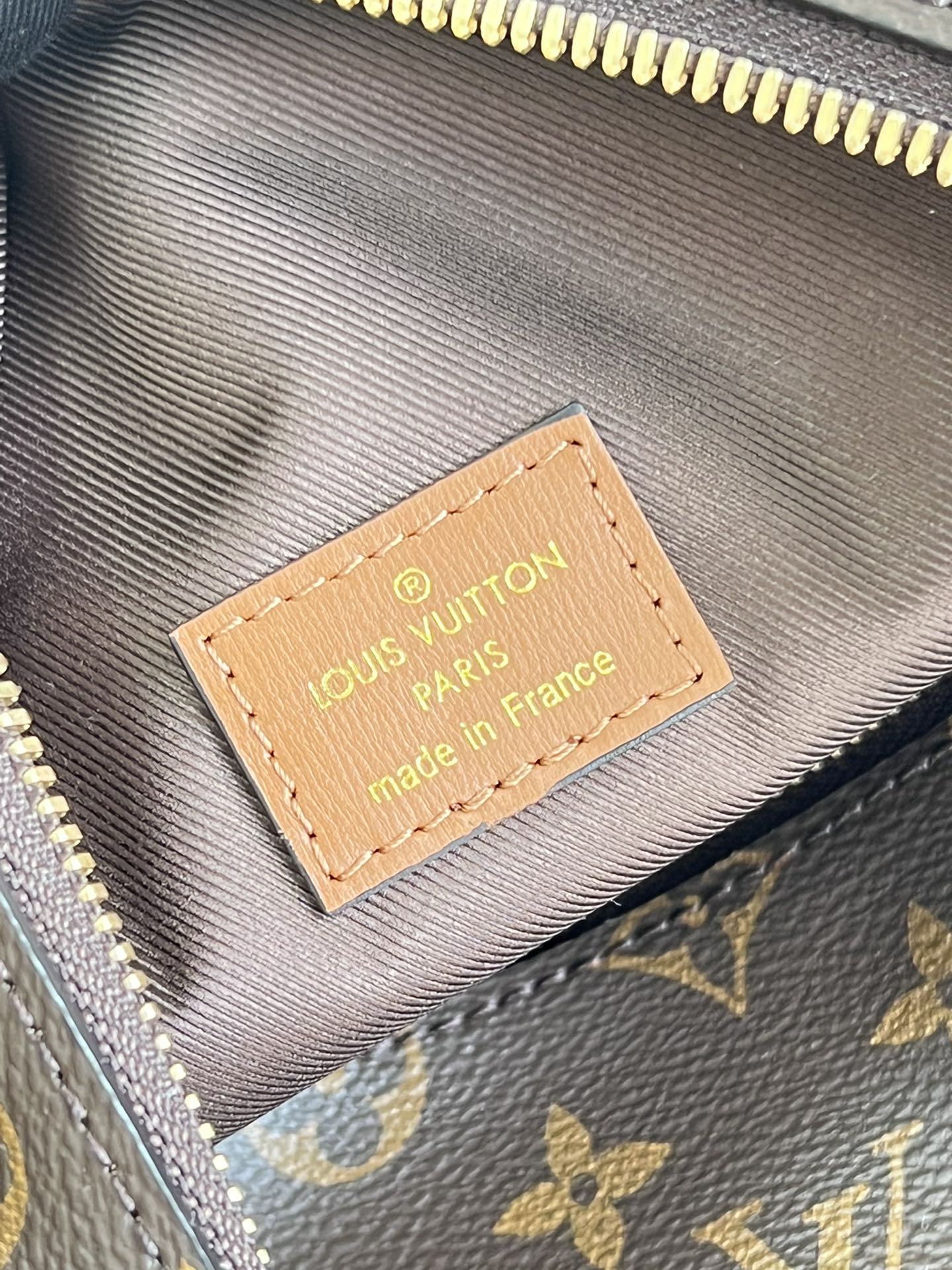 Louis Vuitton Loop Shoulderbag M46311, 38×30×10cm