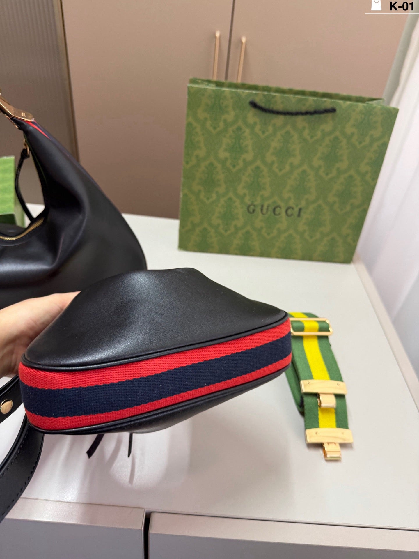 Gucci Attache shoulder bag