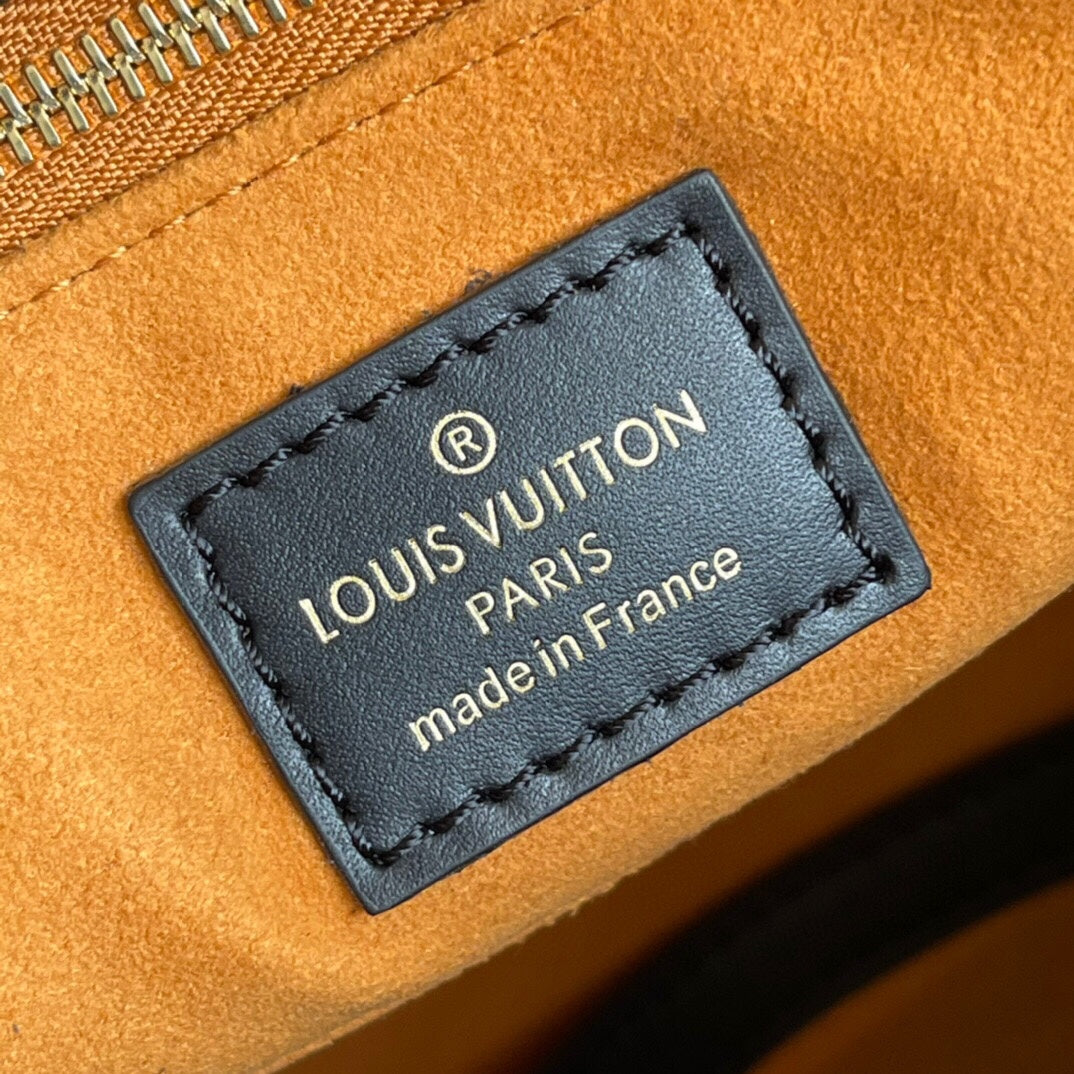 Louis Vuitton On The Go Tote MM Black M45595