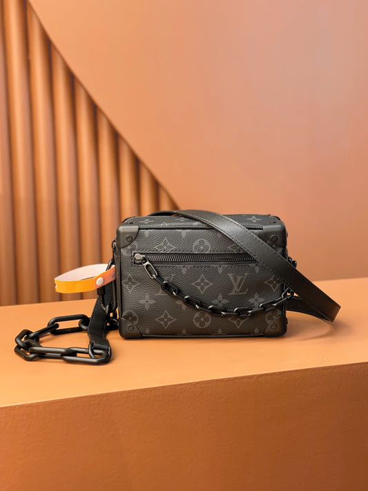 Louis Vuitton LV Mini Soft Trunk Bag 18.5x13x8cm