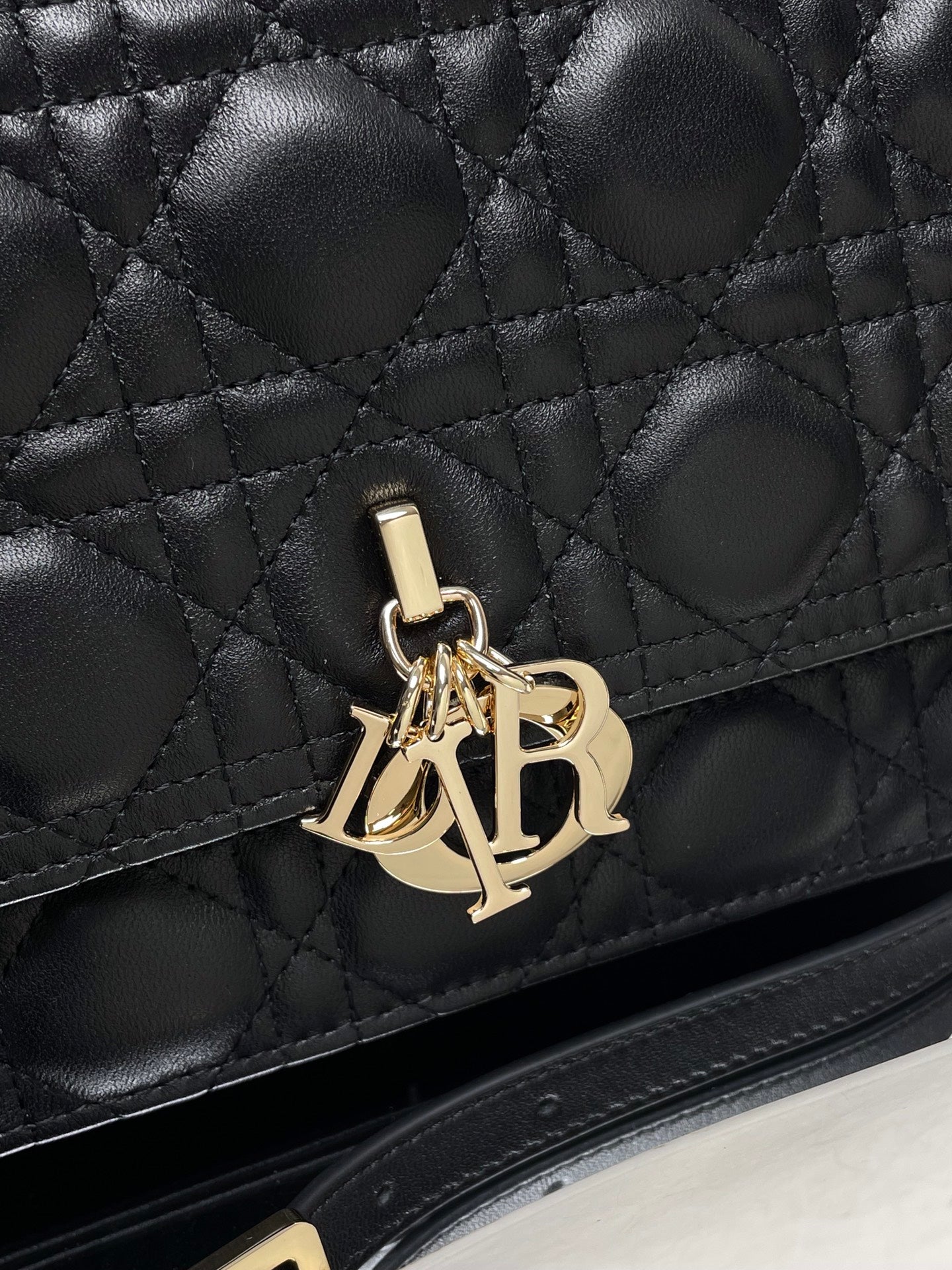 Miss Dior Lady Medium Black Purse Bag M0605, 24 x 14 x 7.5 CM