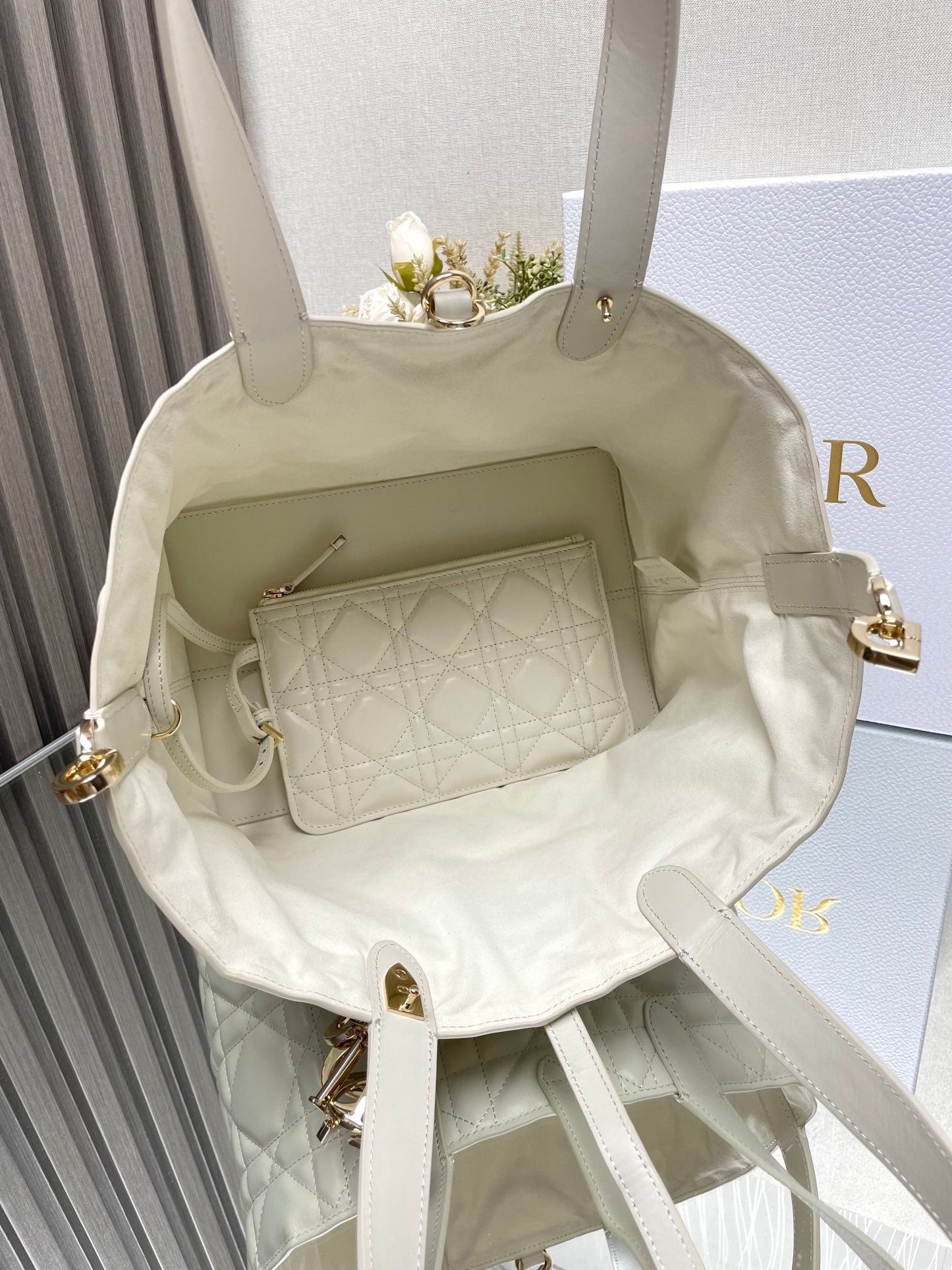 Dior Toujours Bag White 28.5x19x21.5cm
