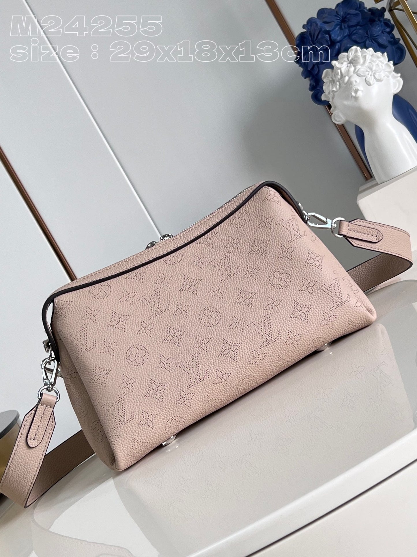 Louis Vuitton Mahina Hand It All Bag 29x18x13cm