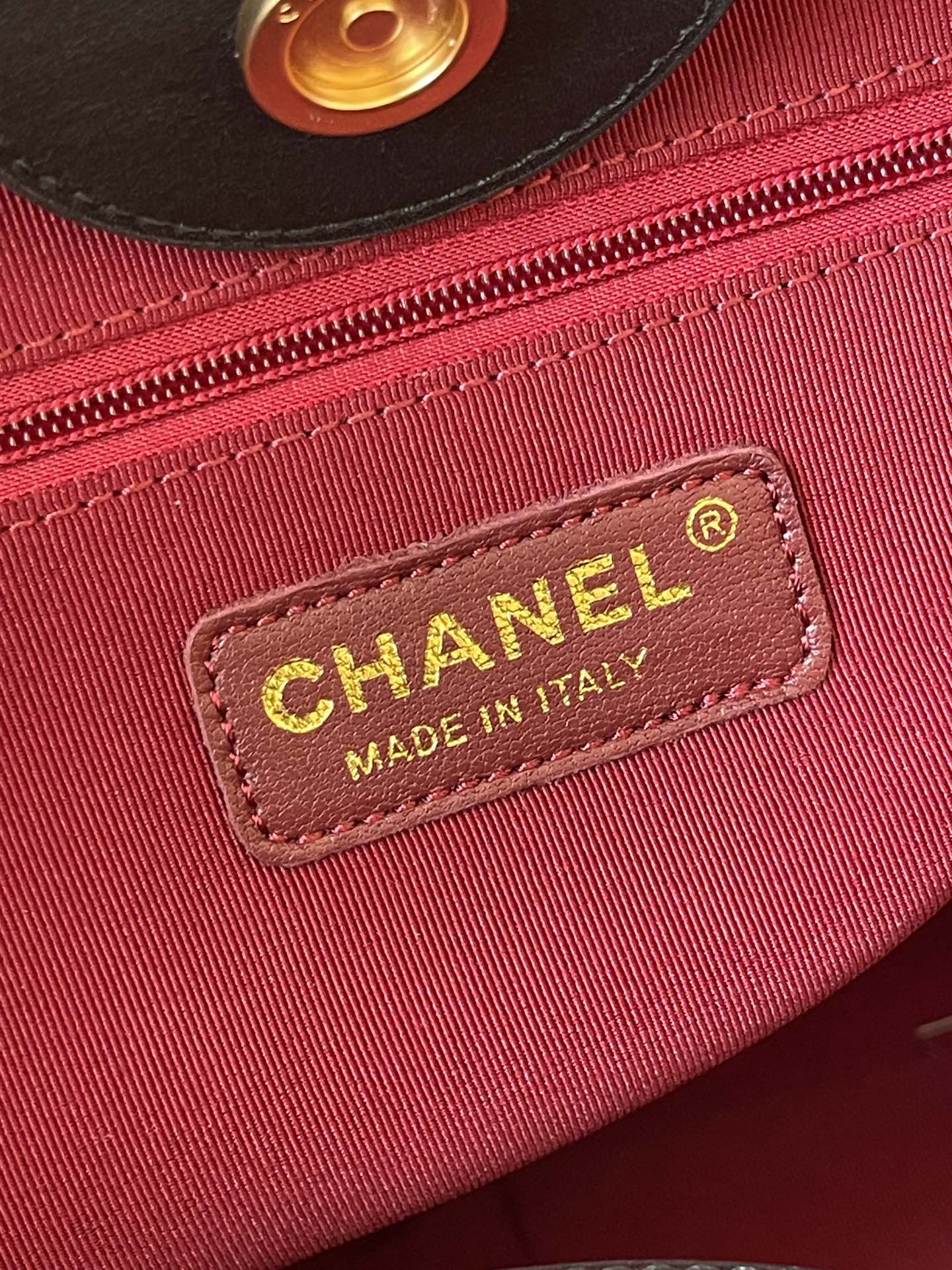 Chanel Bag Black 24×32×17cm