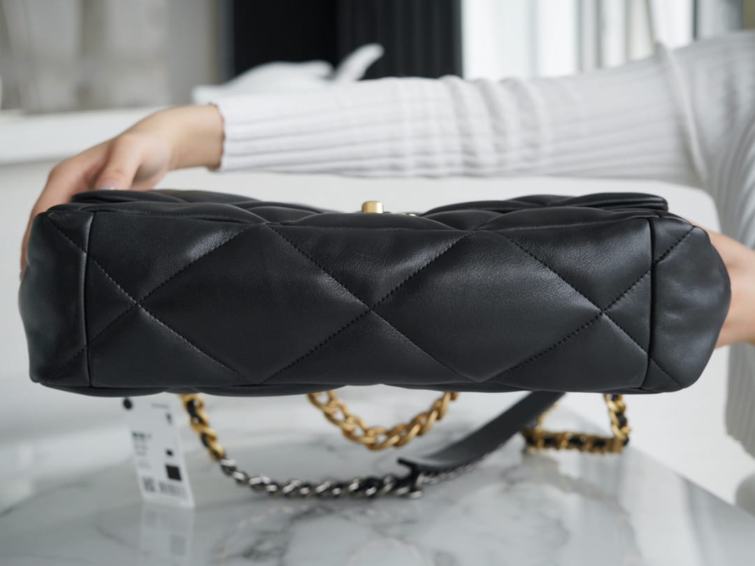 CHANEL 19BAG AS1162 black gold buckle large bag 25X36X11cm