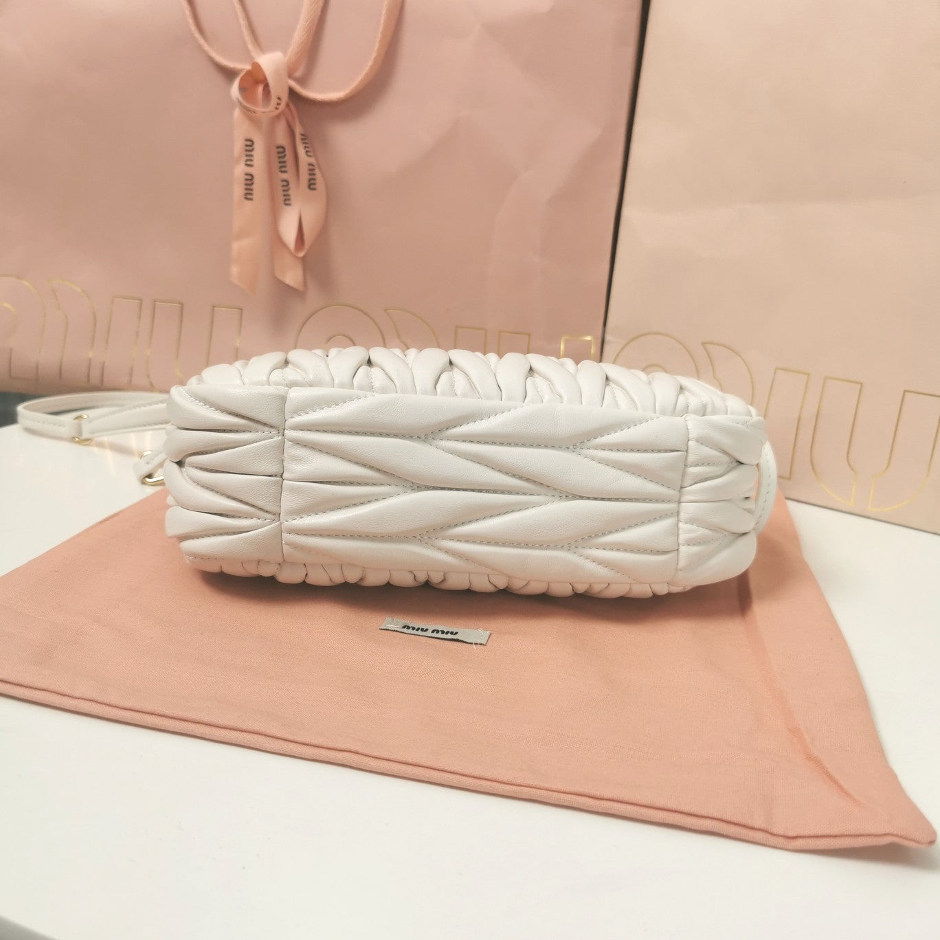 MiuMiu Wander Matelasse Handbag Purse 5BC125 White, 20 X 17 X 6 CM