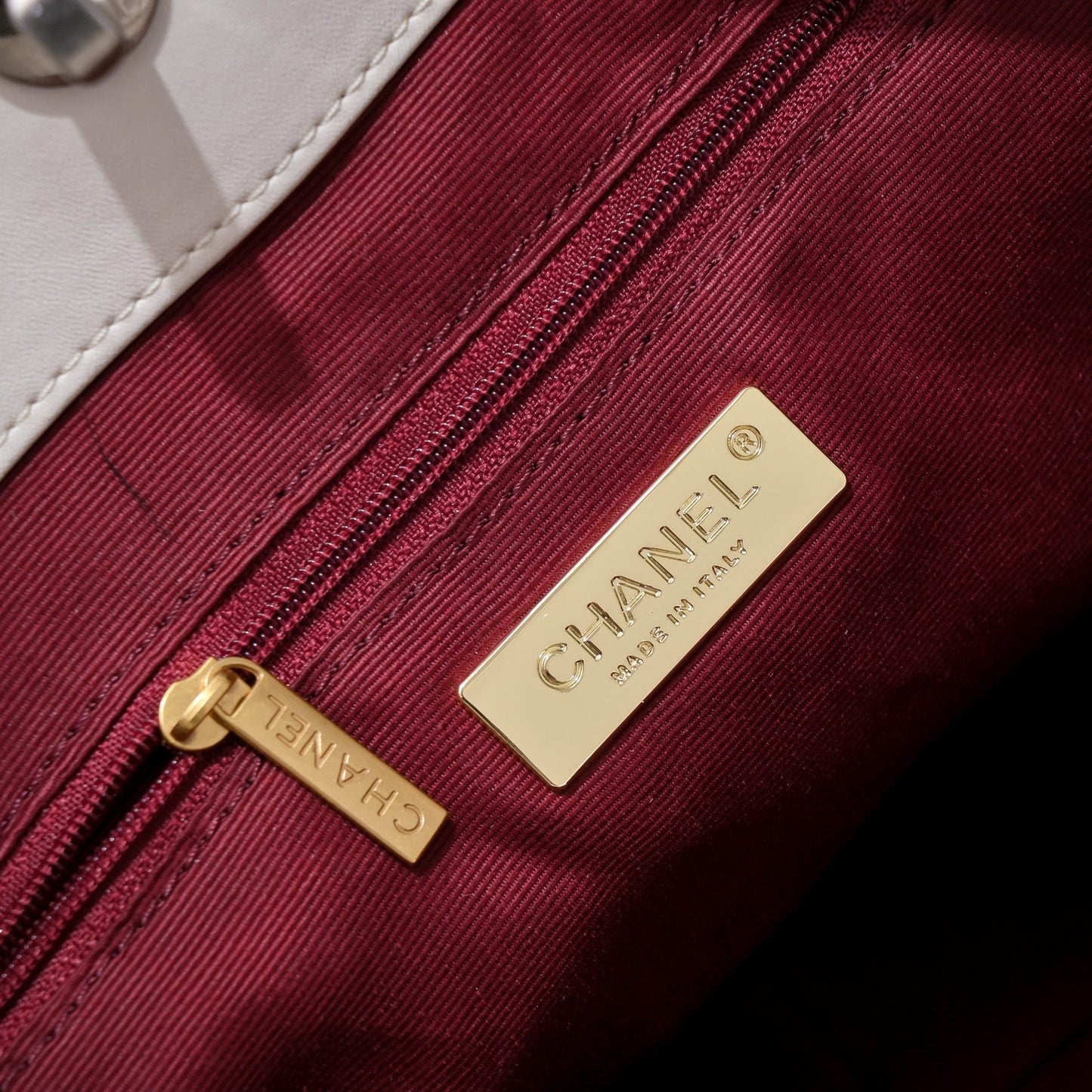 CC 22b 19 BAG tote