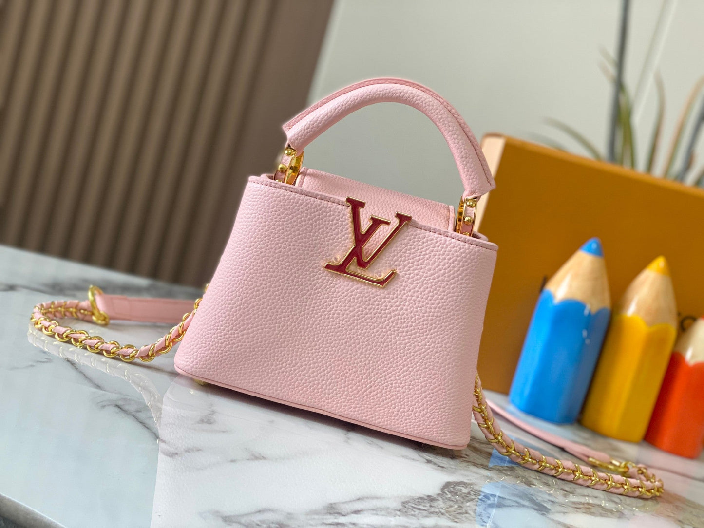 Louis Milky Way Capucines BB  Taurillon leather M23082 size: 21×14×8cm