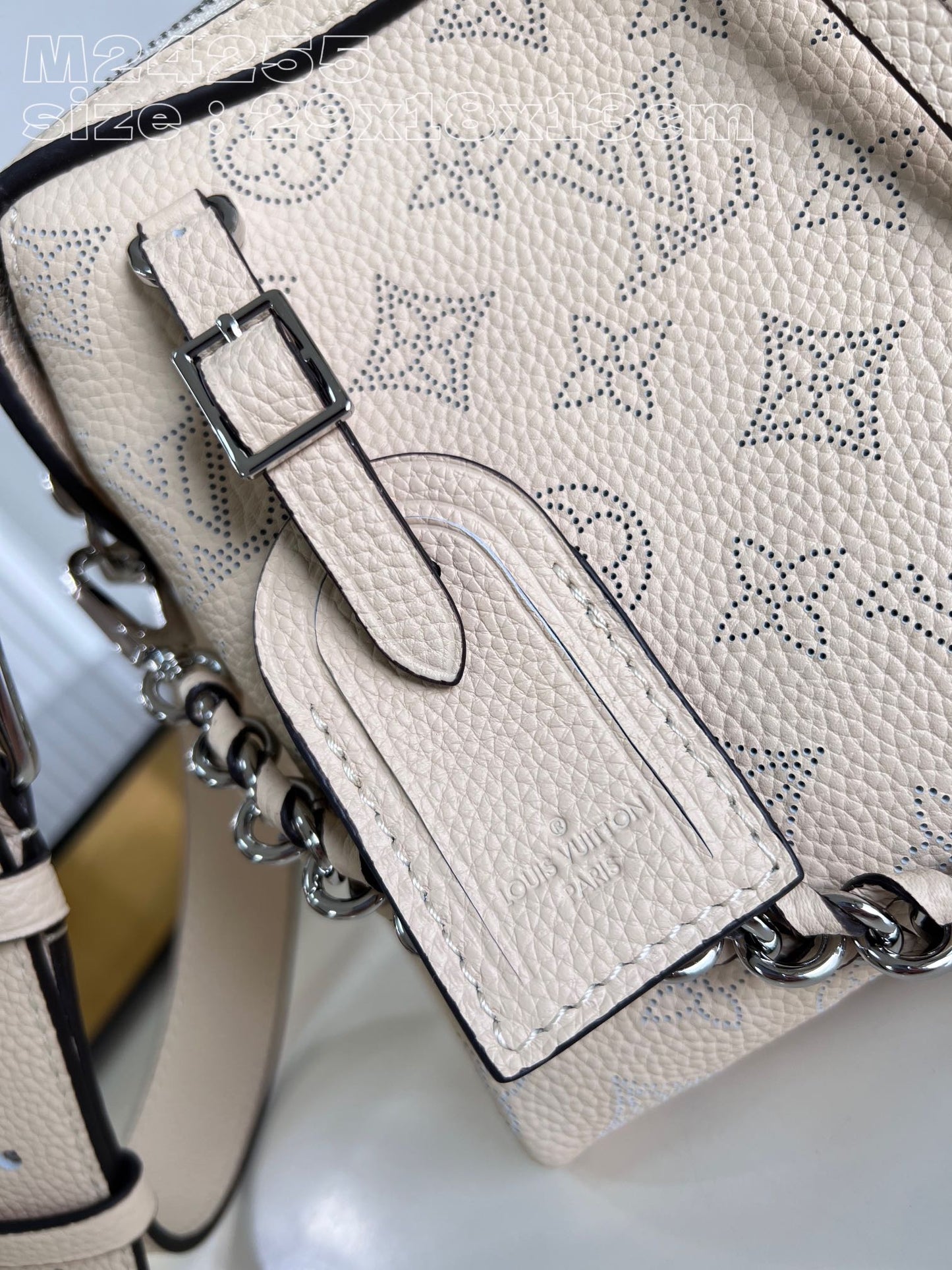 Louis Vuitton M24255 Mahina Hand It All Bag 29x18x13cm