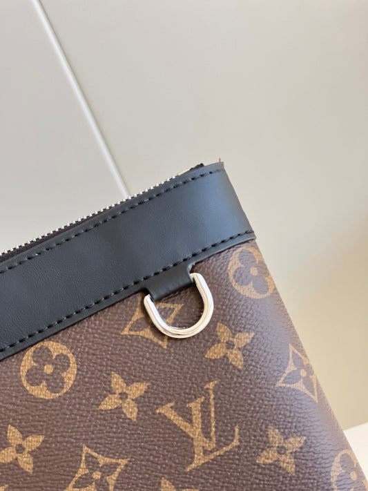 Louis Vuitton Classic Print Bag M62291 Brown, 34 x 25 x 2 CM