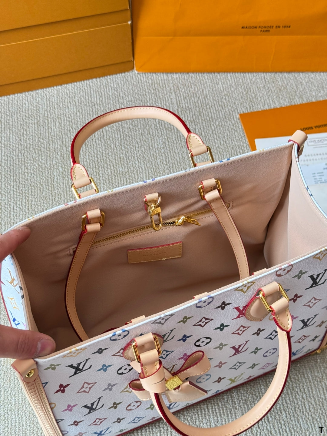 Louis new arrival 25 onthego tote bag size:35*30 cm