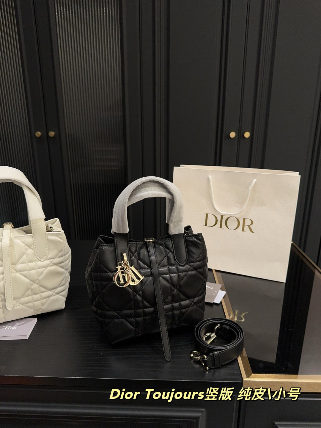 D new arrival Toujours bag size: 17*18cm