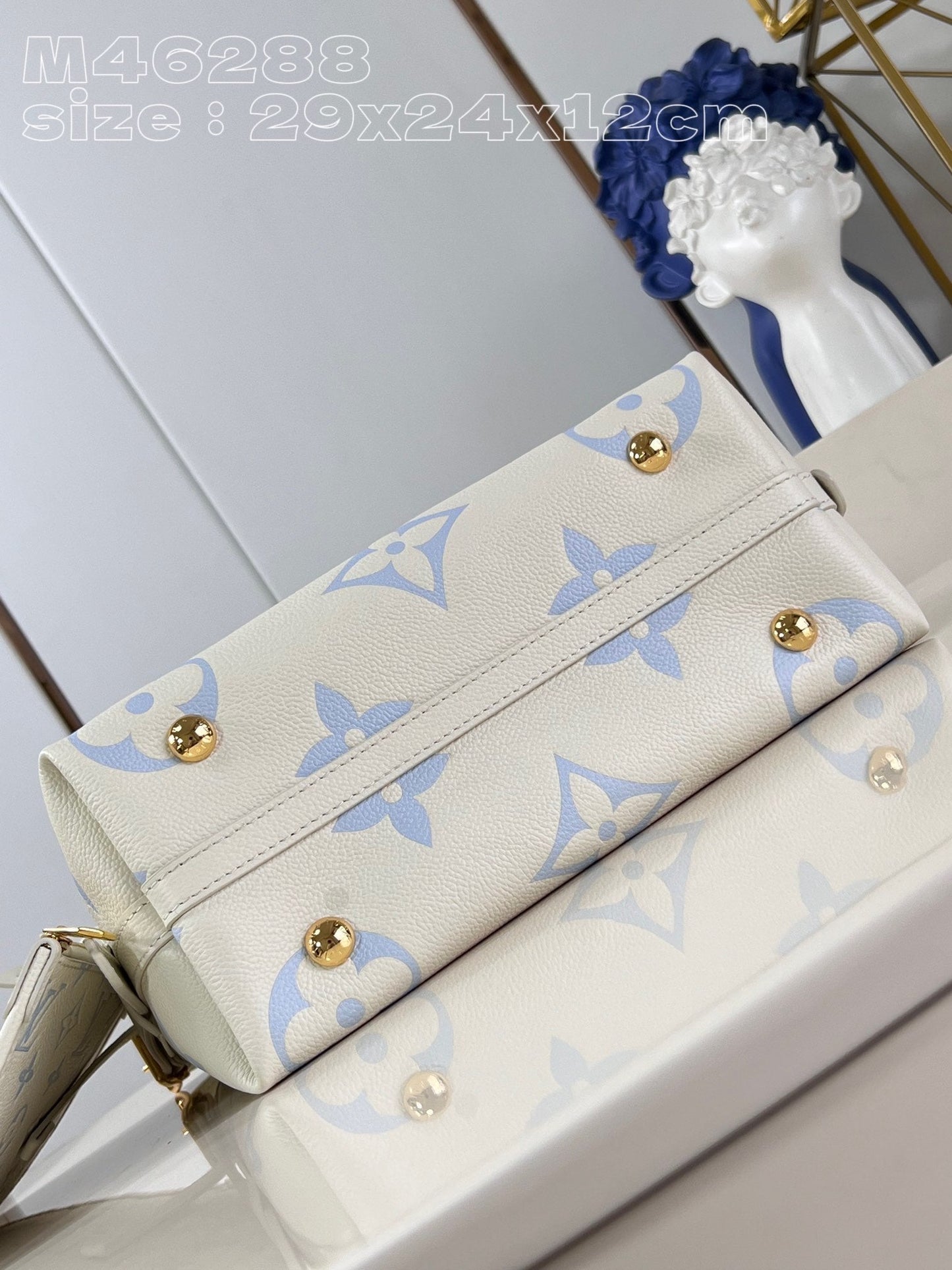 Louis Vuitton Carryall Monogram Empreinte Bag White M46288, 29 x 24 x 12CM