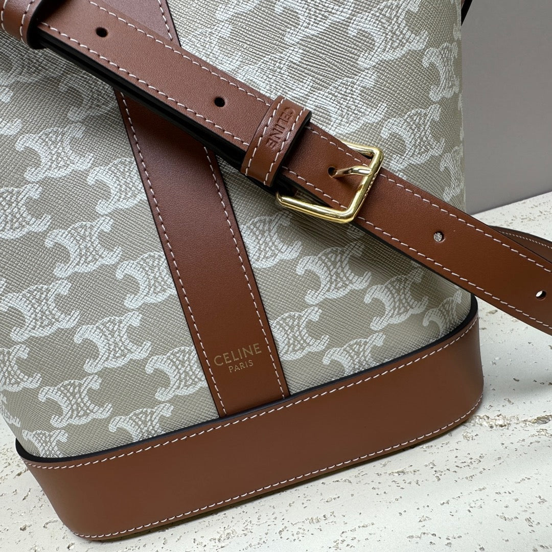 Celine CanvasTriomphe Totebag, 18 X 22 X 13CM