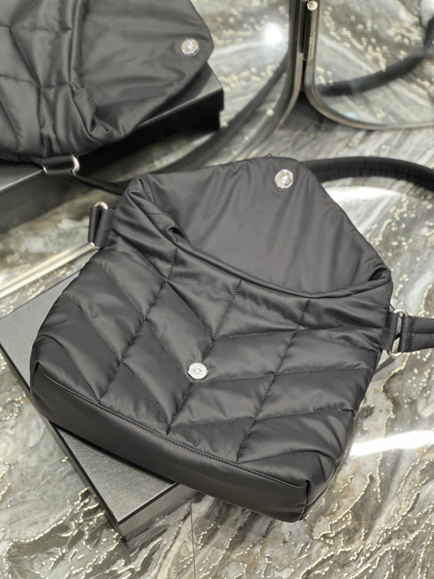 Yves Saint Laurent YSL LOULOU PUFFER Bag 34×27×12cm