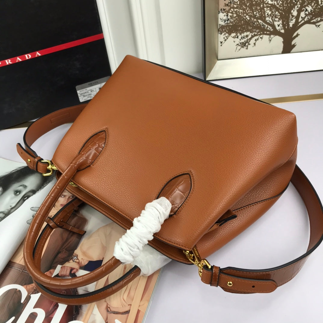 Pra new arrival bag 66153  size: 30*24*14 cm