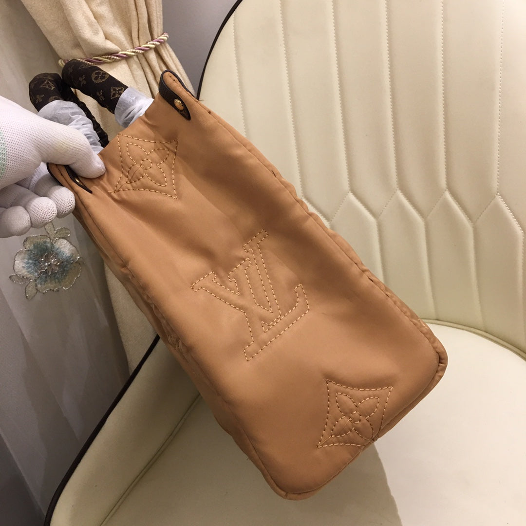 Louis new arrival winter onthego bag