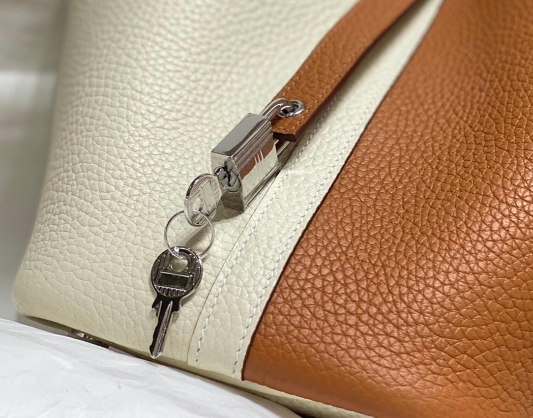 Her new arrival picotin togo leather size: 18 cm