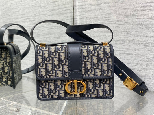 𝗗 𝗠𝗼𝗻𝘁𝗮𝗶𝗴𝗻𝗲 bag 01
