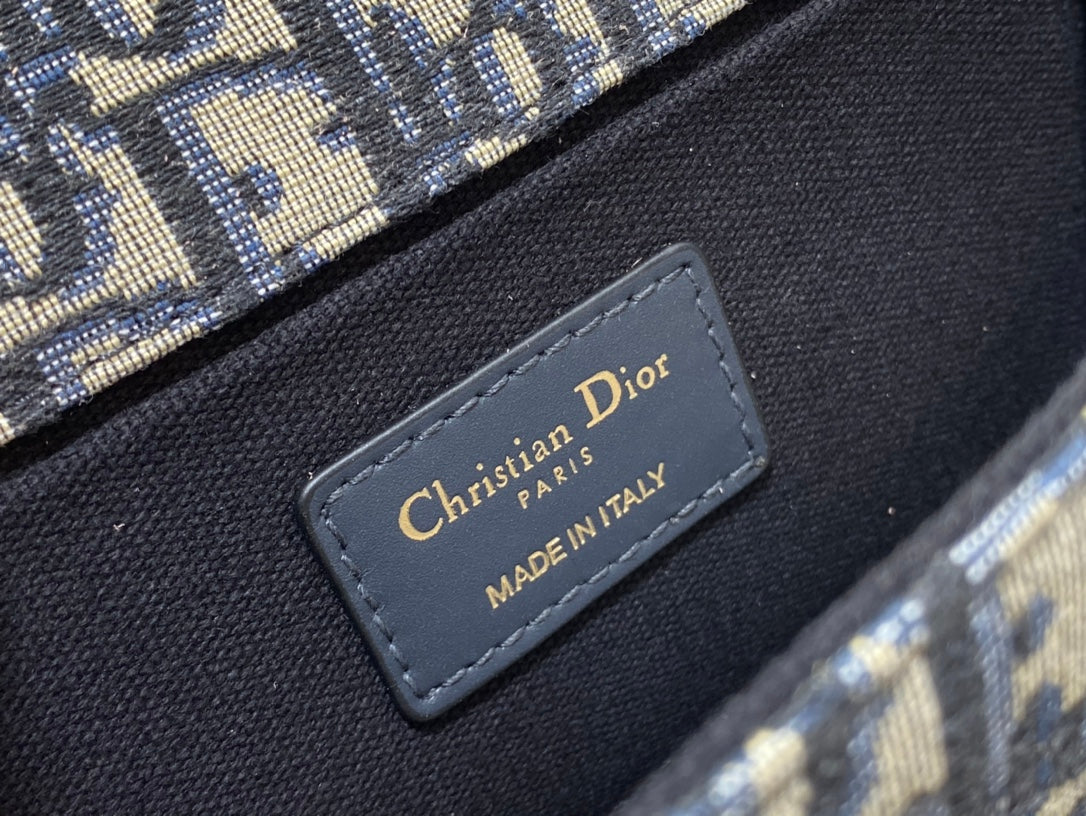 𝗗 𝗠𝗼𝗻𝘁𝗮𝗶𝗴𝗻𝗲 bag 01