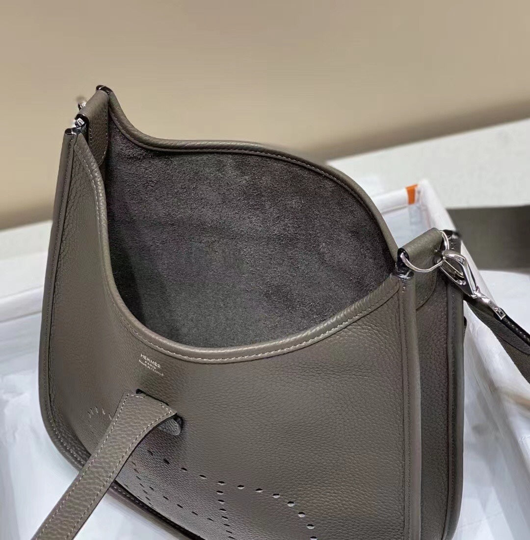 H Evelyne29 new arrival 09 size : 29*30 cm