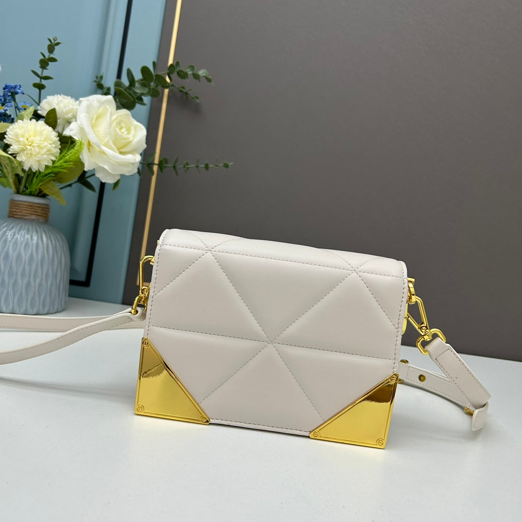 Pra new arrival bag size : 20*14*8CM