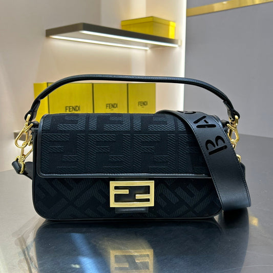 FEN Baguette bag size: 28/6.5/13.5cm