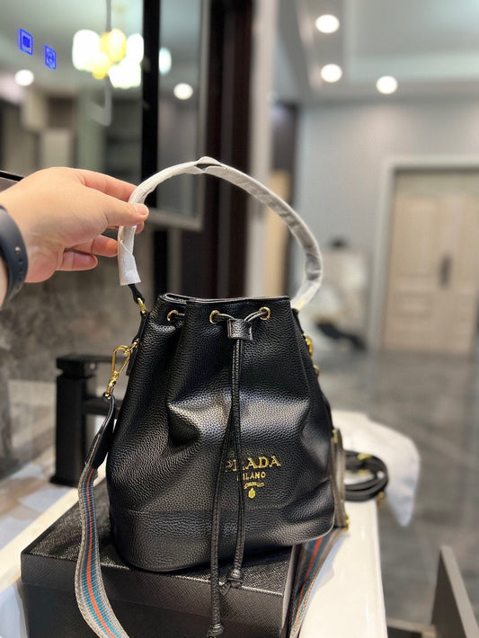 Pra new arrival bucket bag size : 25 * 21 cm