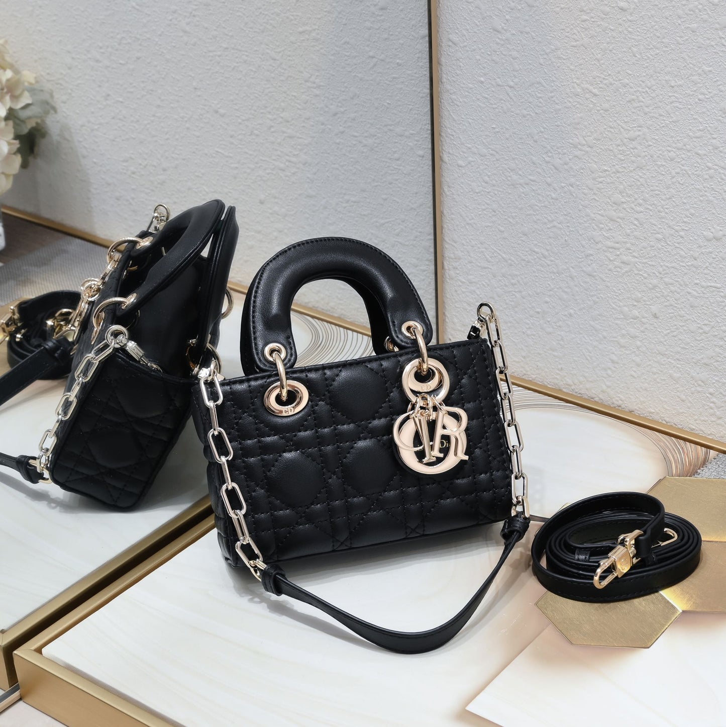 D new arrival D-Joy tote lady bag size；16*5.5*10 cm