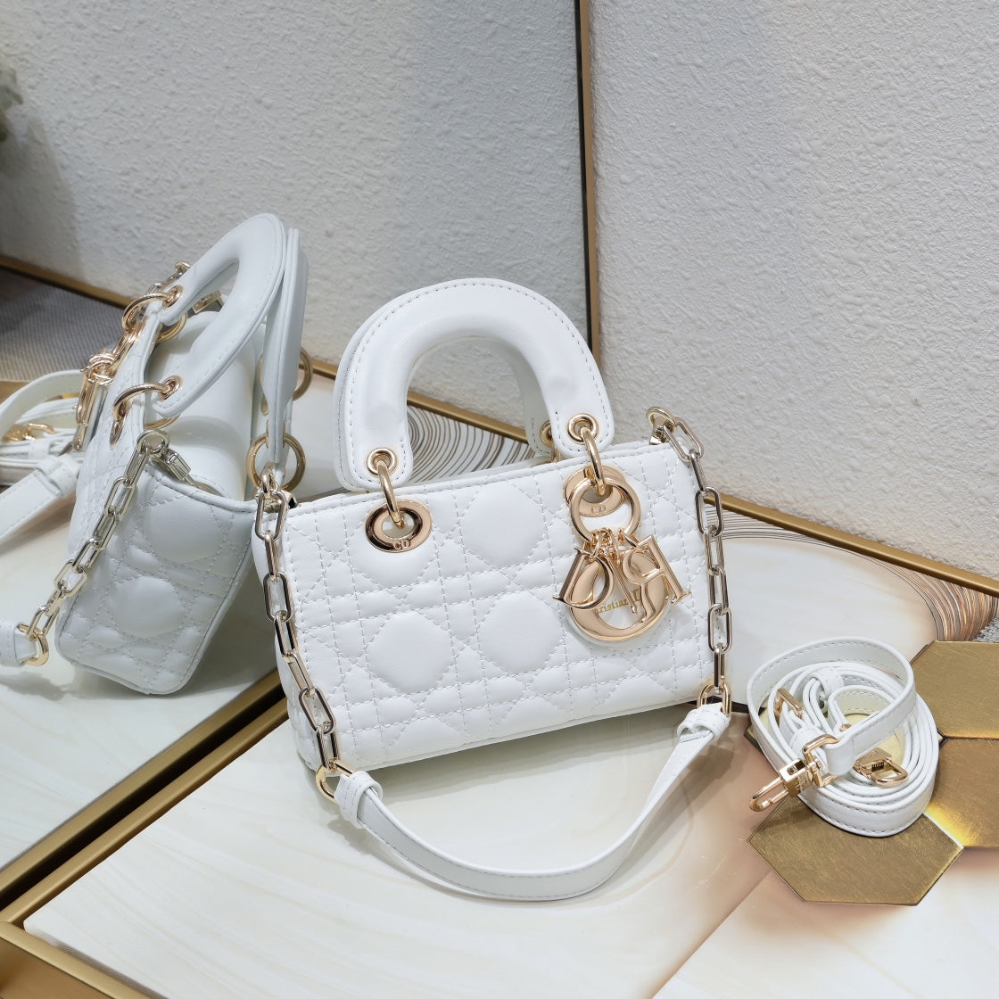 D new arrival D-Joy tote lady bag size；16*5.5*10 cm