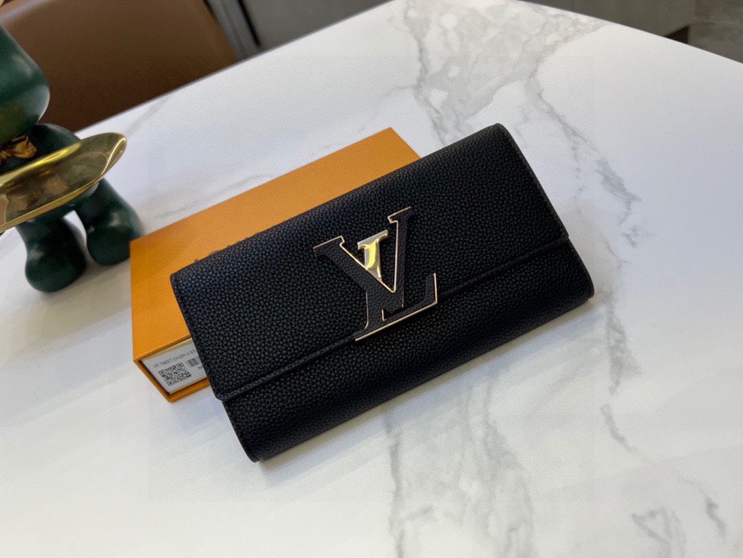 L Capucines men wallet size：20*11*2.5 cm