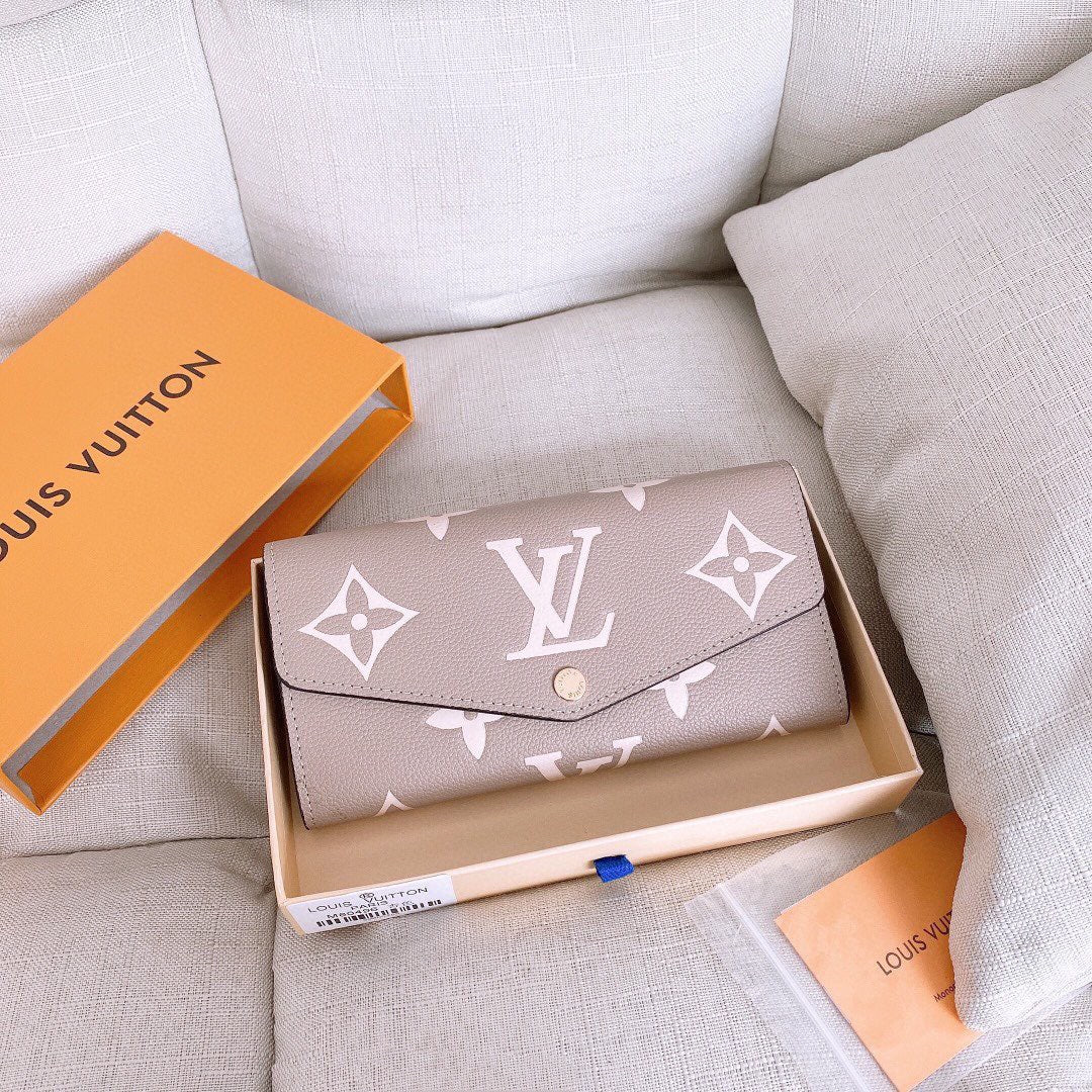 Louis Monogram Empreinte wallet size : 19.5x10.5 cm