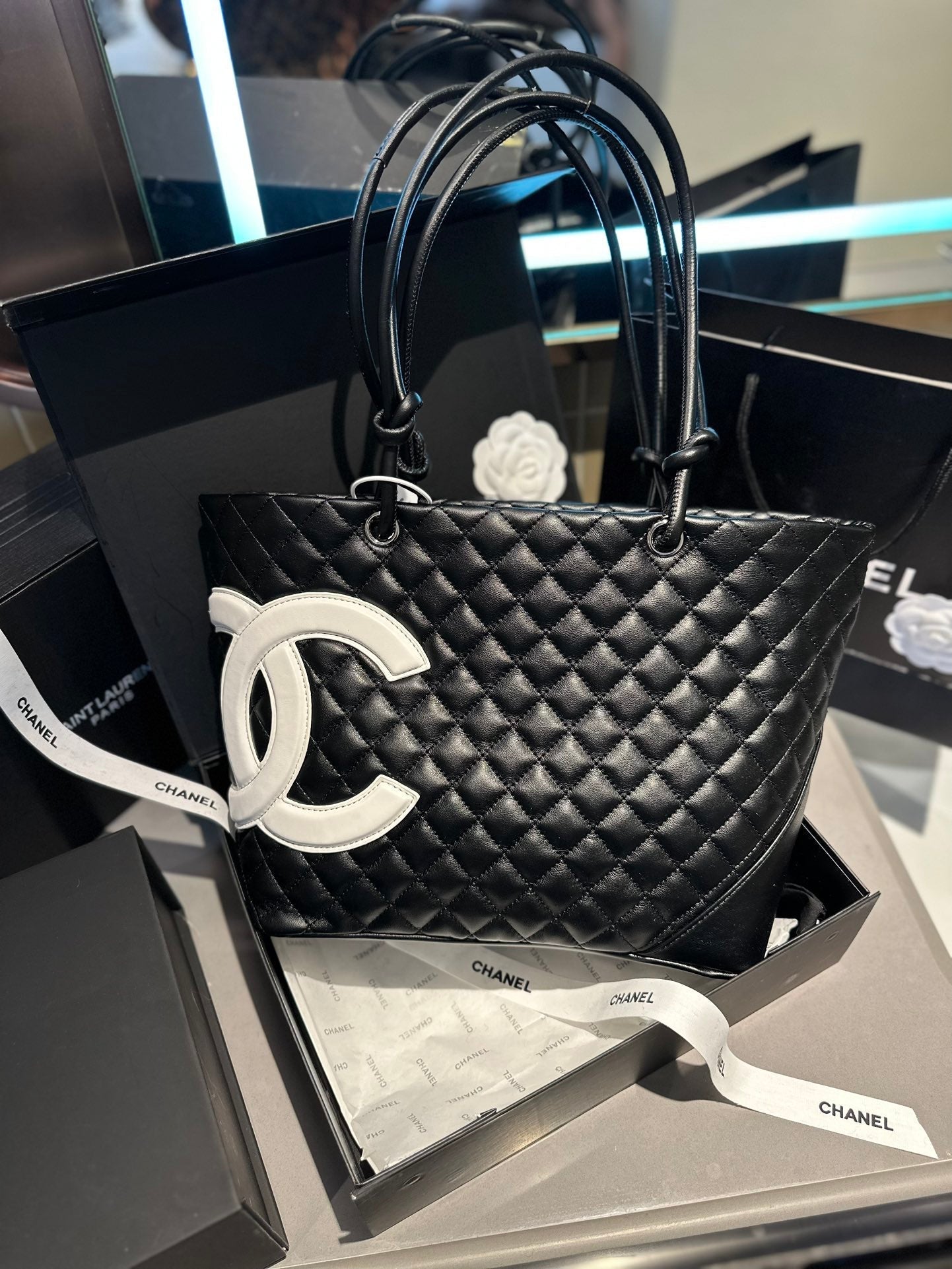 CC grand shopping tote size: 28cm