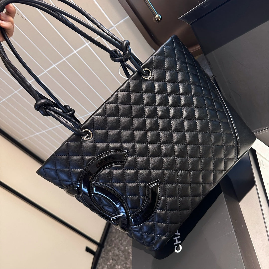 CC grand shopping tote size: 28cm