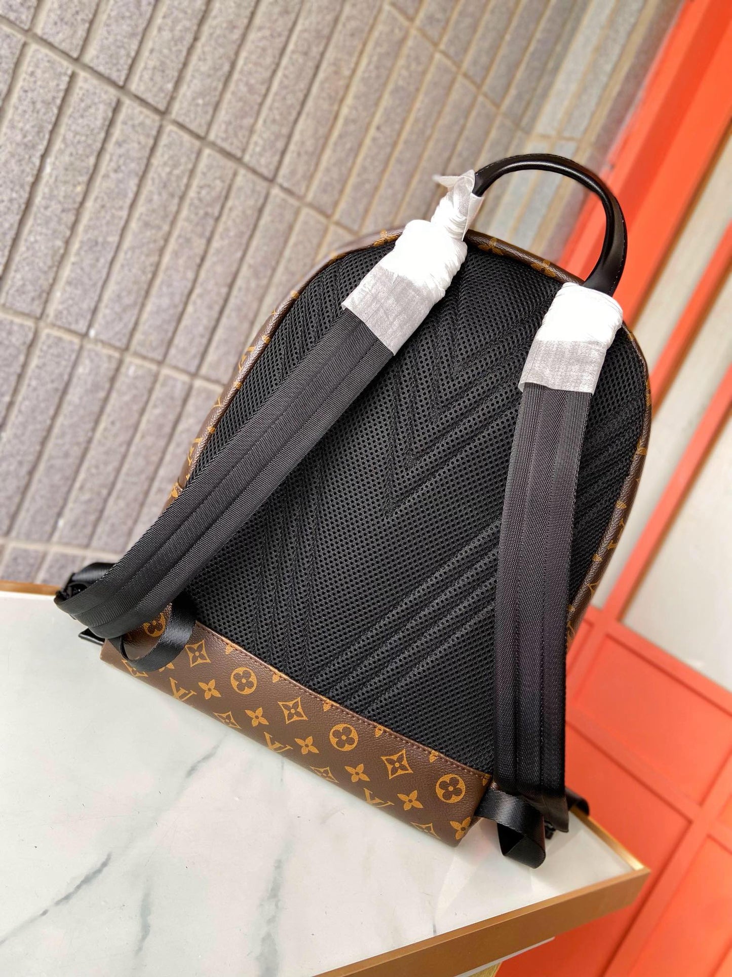 Louis new arrival 🇲🇱Aerogram backpack bag size : 43 x 30 x 14 cm