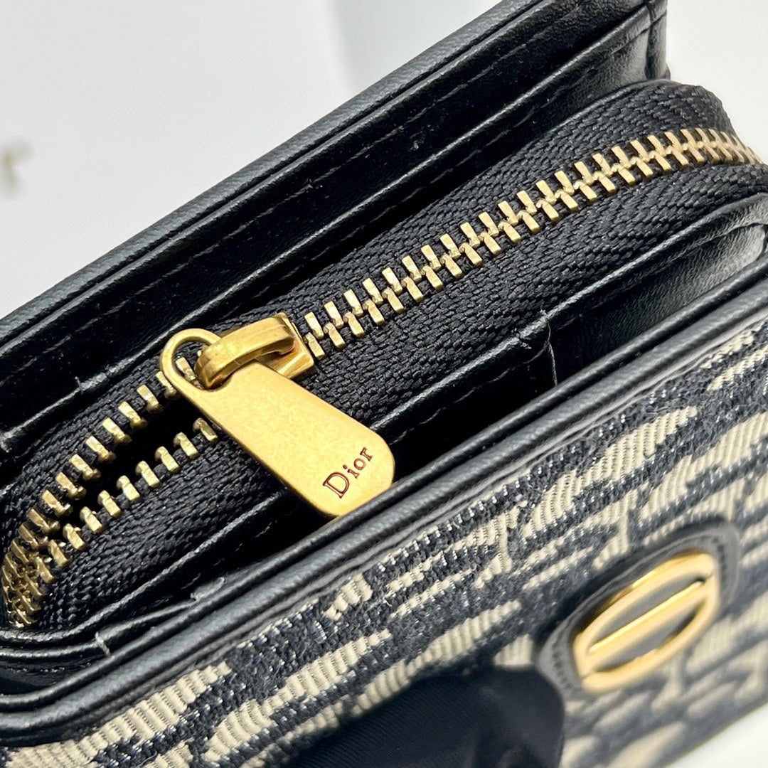 D new arrival wallet size:  13.5*9.5*3.5