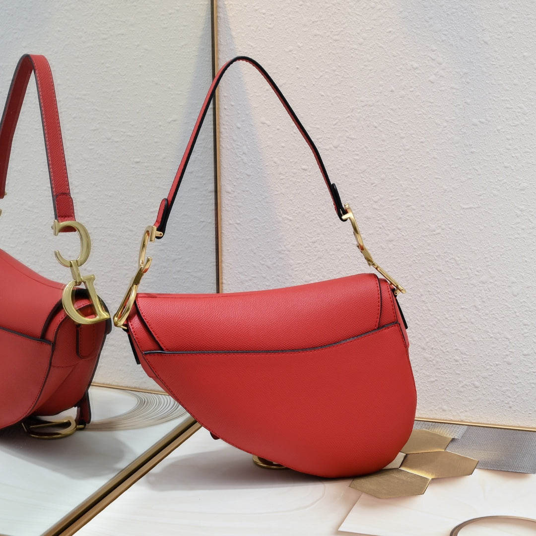 D saddle Be a classic with classics bag size: 25.5 x 20 x 6.5 cm