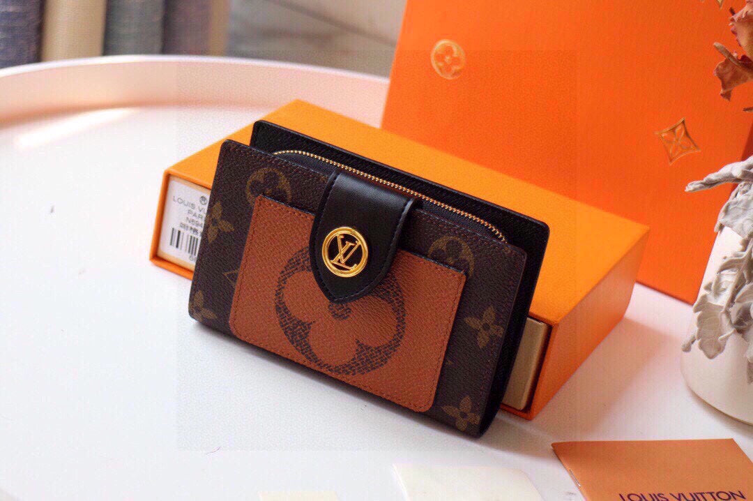 Louis new arrival wallets size: 13.5*9.5*3.5 cm