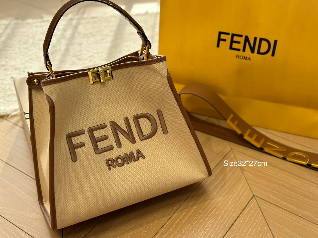 fen peekabo tote bag size : 32*27cm