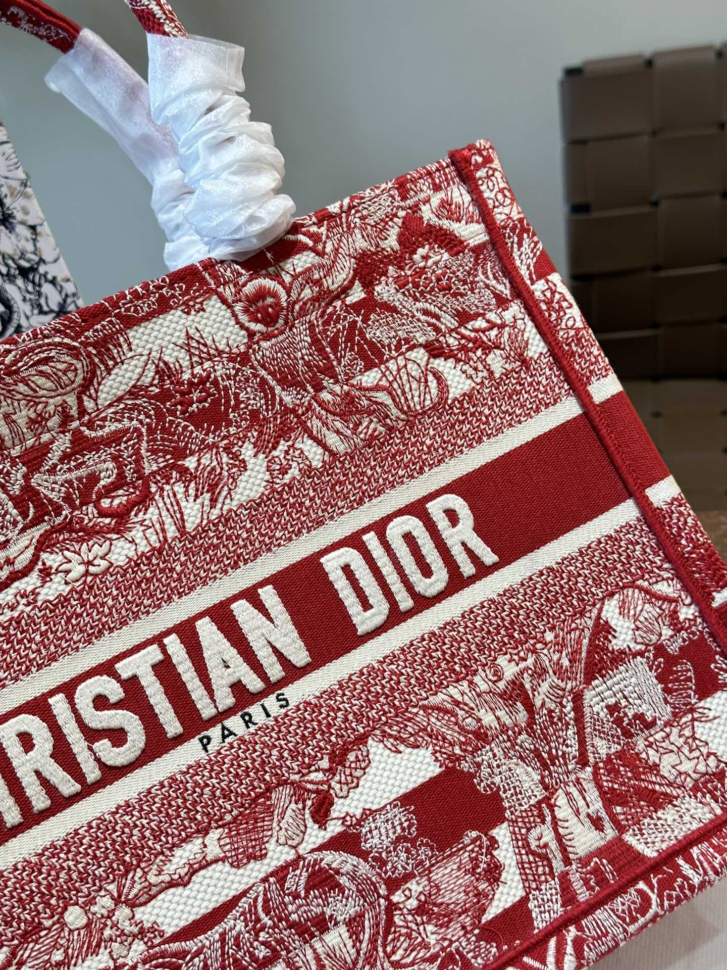 D new arrival tote bag size : 36 cm