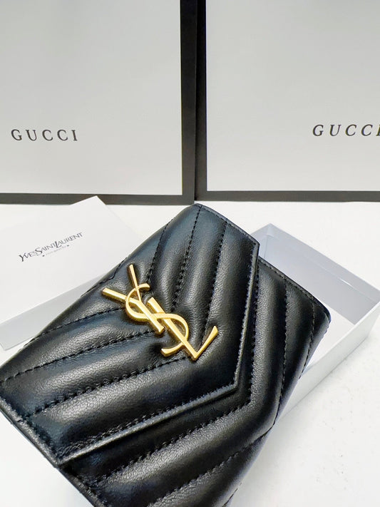 Y new arrival women wallet size: 10x9 cm