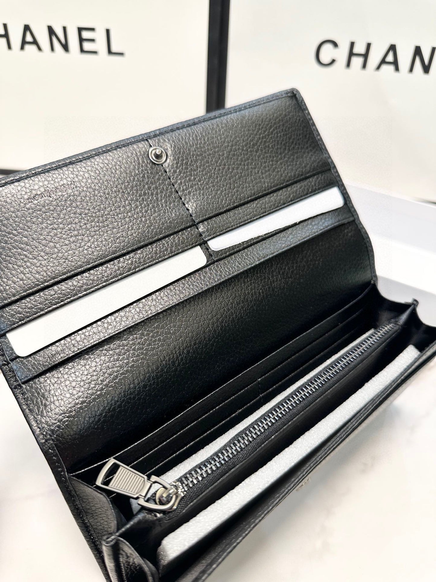 Y new arrival wallet size:  19x10 cm