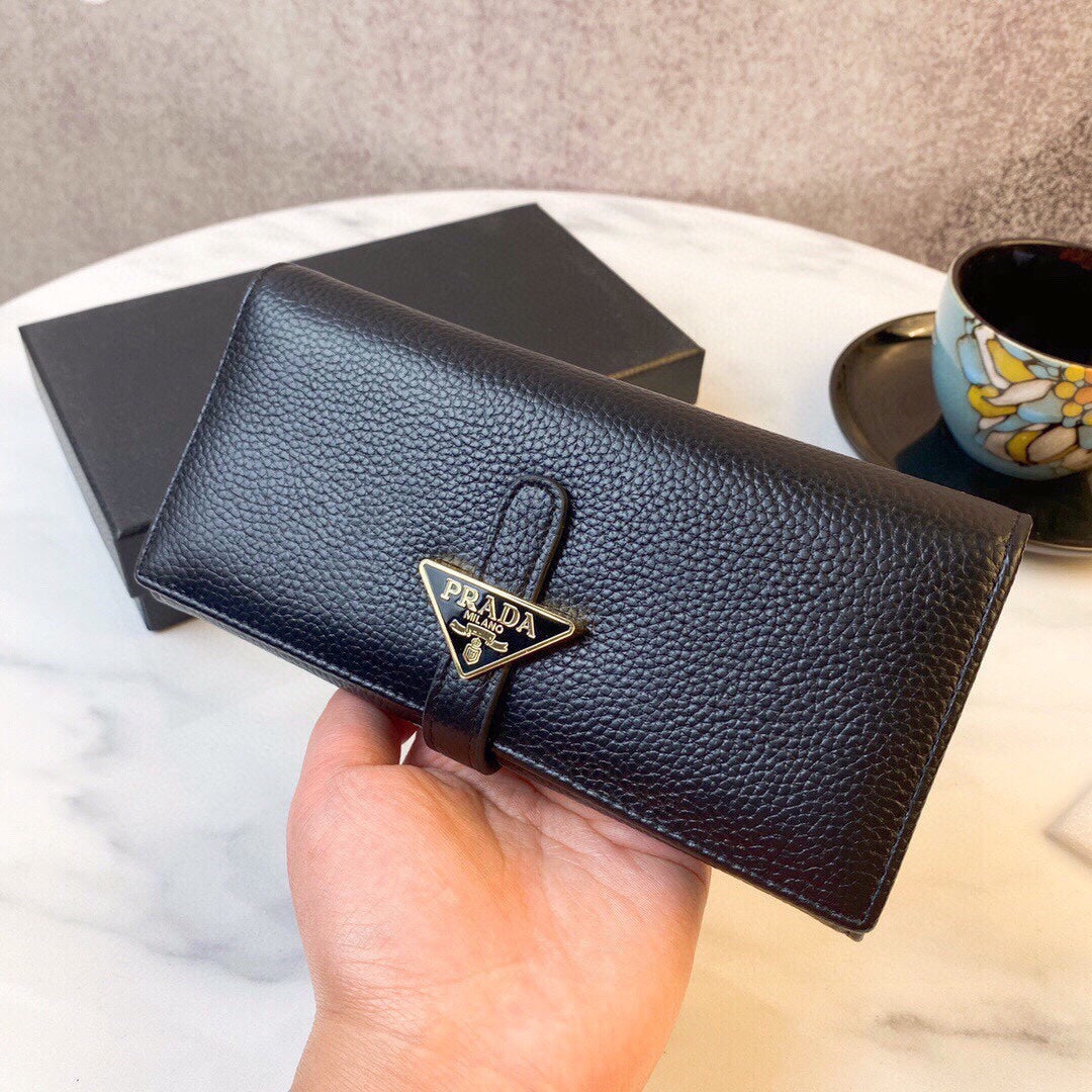 Pra new arrival wallet 01 size: 19x10 cm